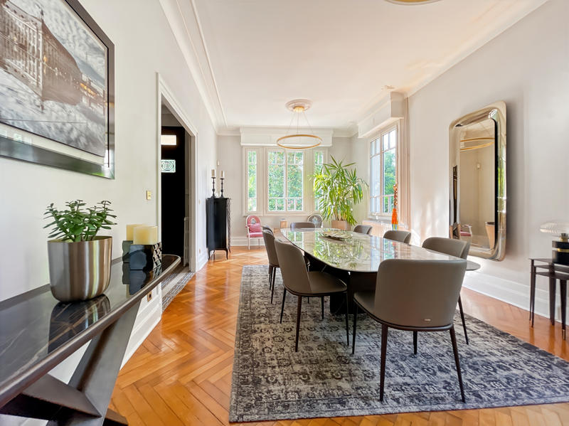 Maison - 215 m² - 8 pièces