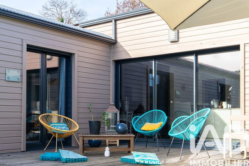 Maison - 206 m² - 5 pièces