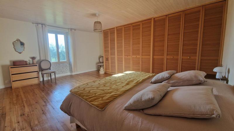 Maison - 204 m² - 7 pièces