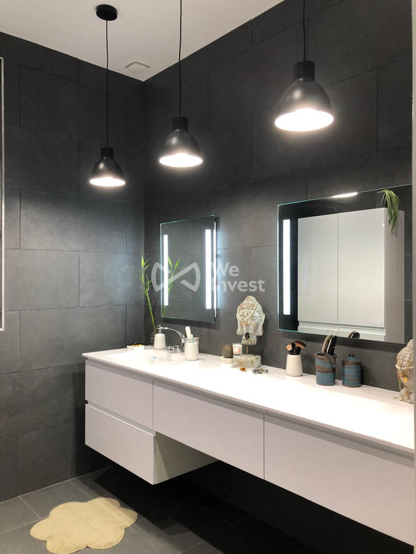 Maison - 371 m² - 13 pièces