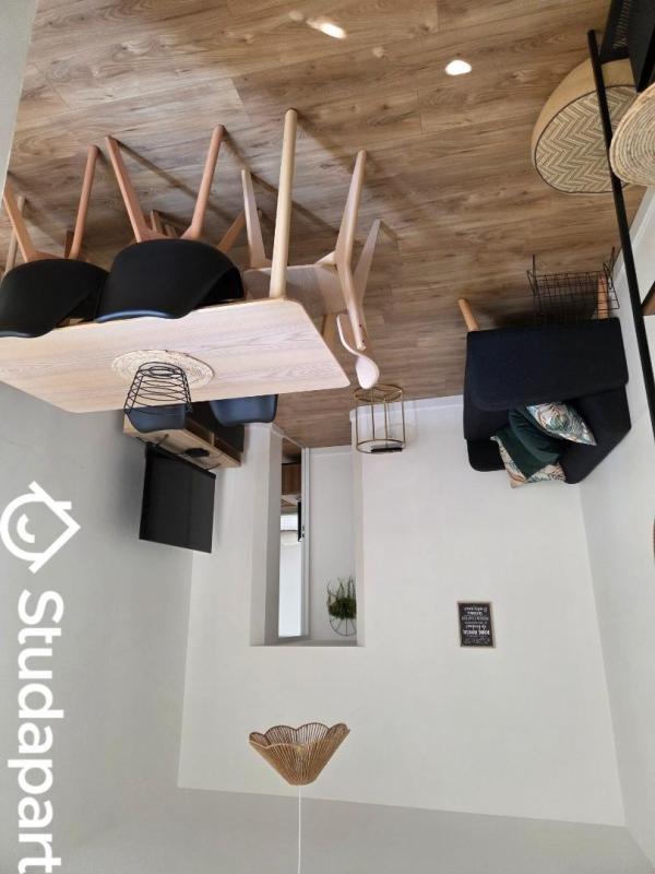 Chambre - 10 m² - 1 pièce