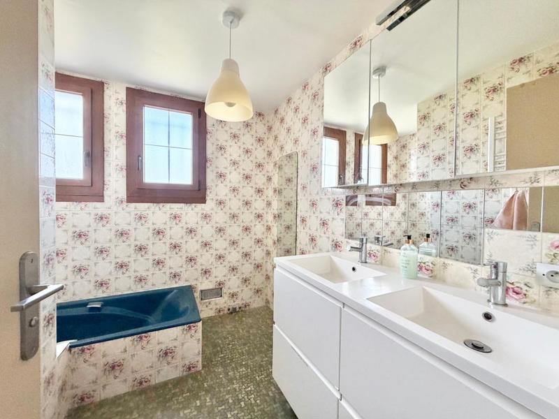 Maison - 163 m² - 7 pièces