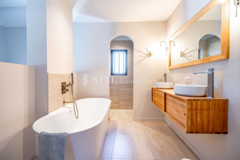 Villa - 350 m² - 13 pièces