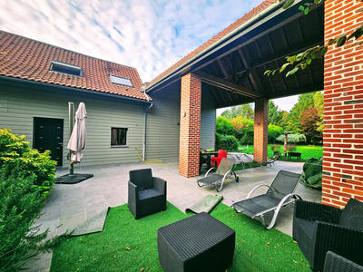 Maison - 250 m² - 9 pièces