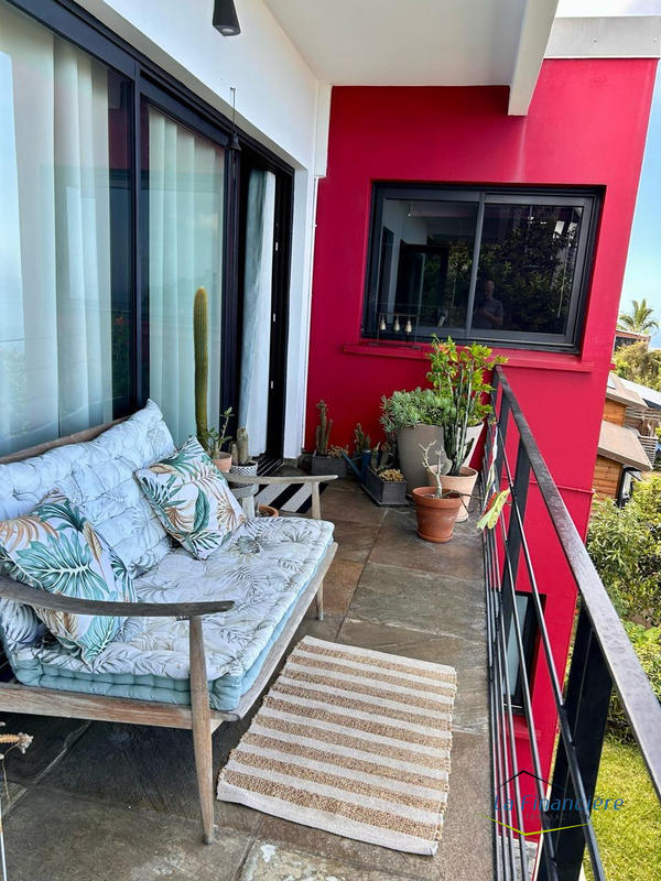 Maison - 206 m² - 7 pièces