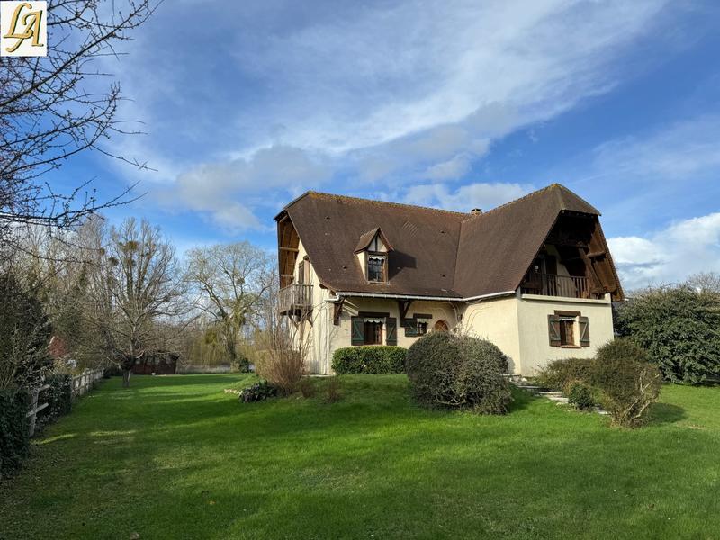 Maison traditionnelle - 154 m² - 4 pièces