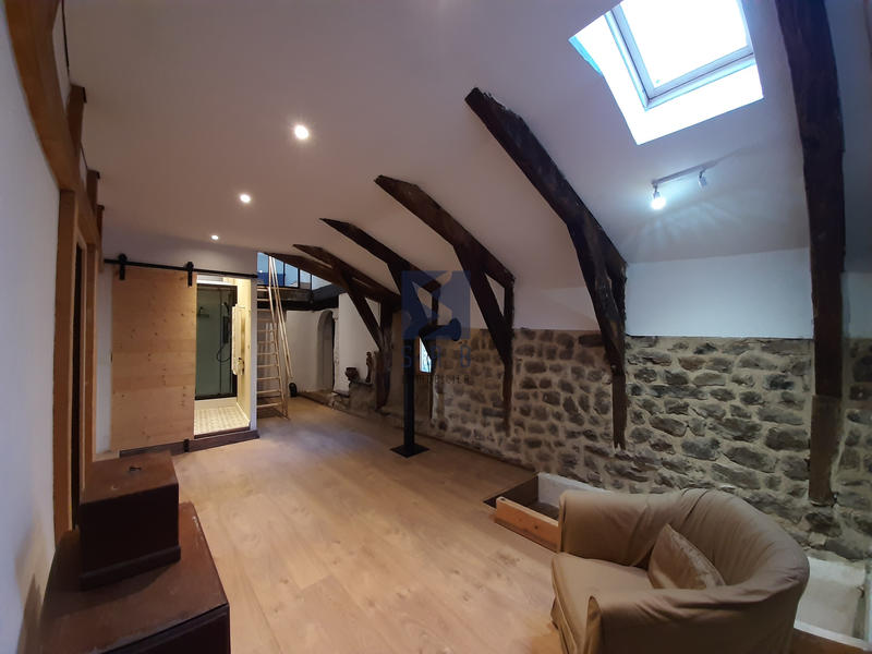 Maison - 182 m² - 7 pièces