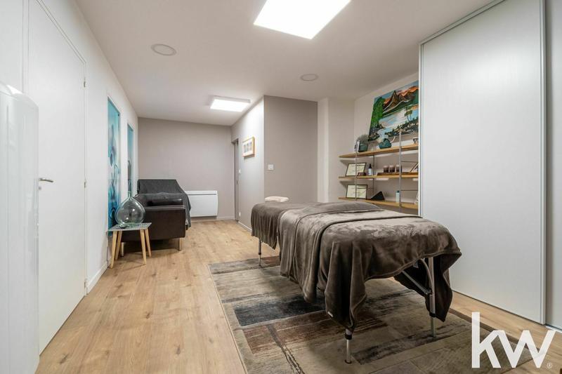 Maison - 437 m² - 8 pièces