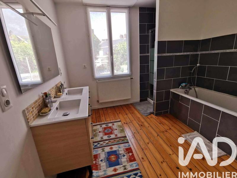 Maison - 96 m² - 5 pièces