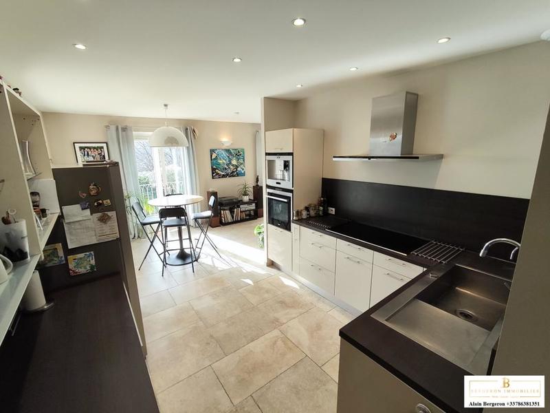 Villa - 196 m² - 5 pièces