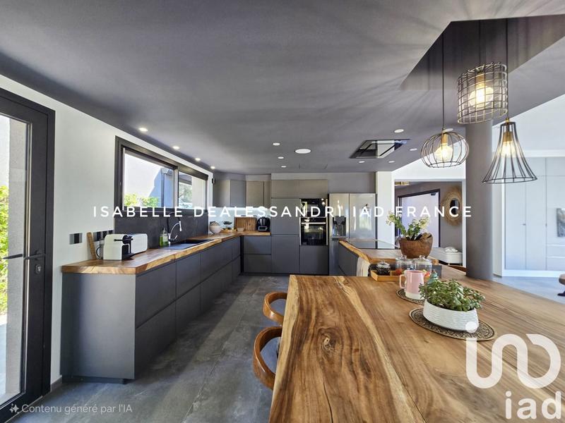 Maison - 340 m² - 10 pièces