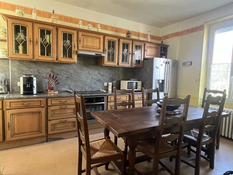 Maison - 200 m² - 7 pièces