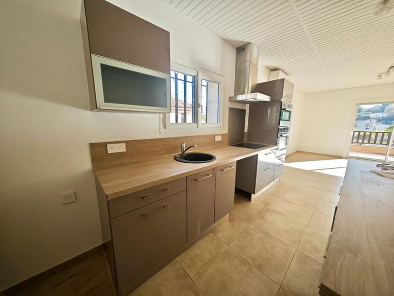 Appartement - 93 m² - 4 pièces