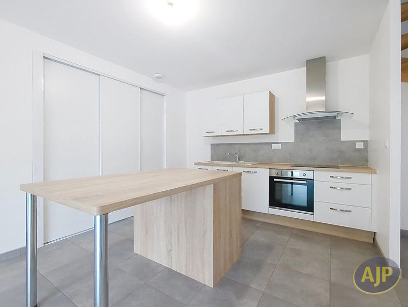 Maison - 104 m² - 6 pièces