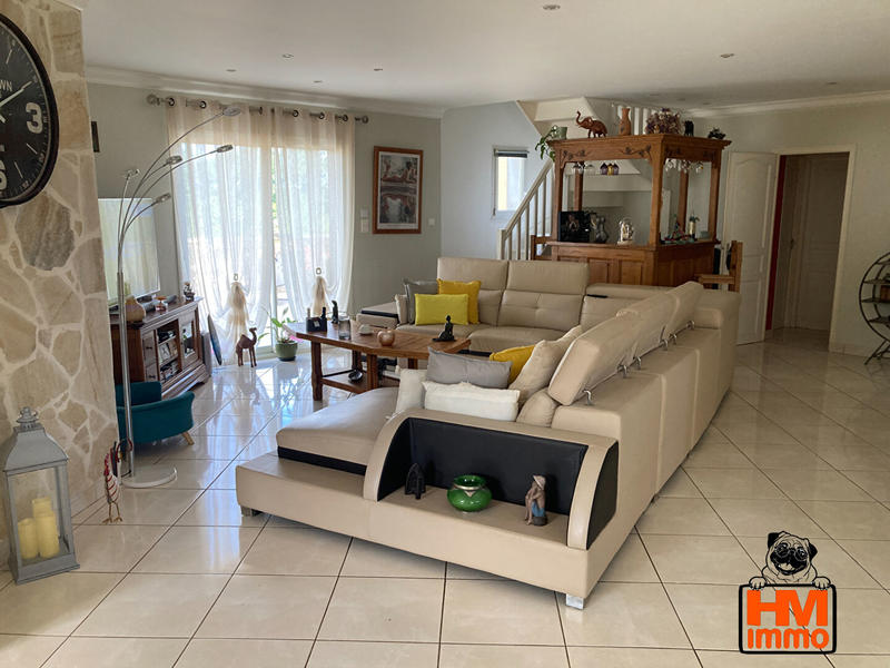 Maison - 207 m² - 7 pièces