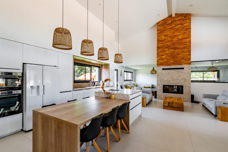 Maison contemporaine - 210 m² - 7 pièces