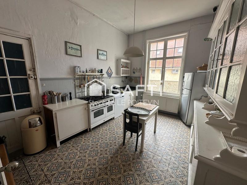 Maison - 272 m² - 12 pièces