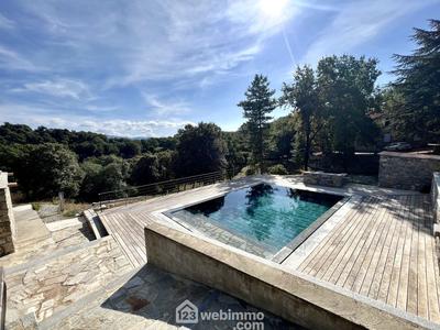 Maison - 190 m² - 4 pièces