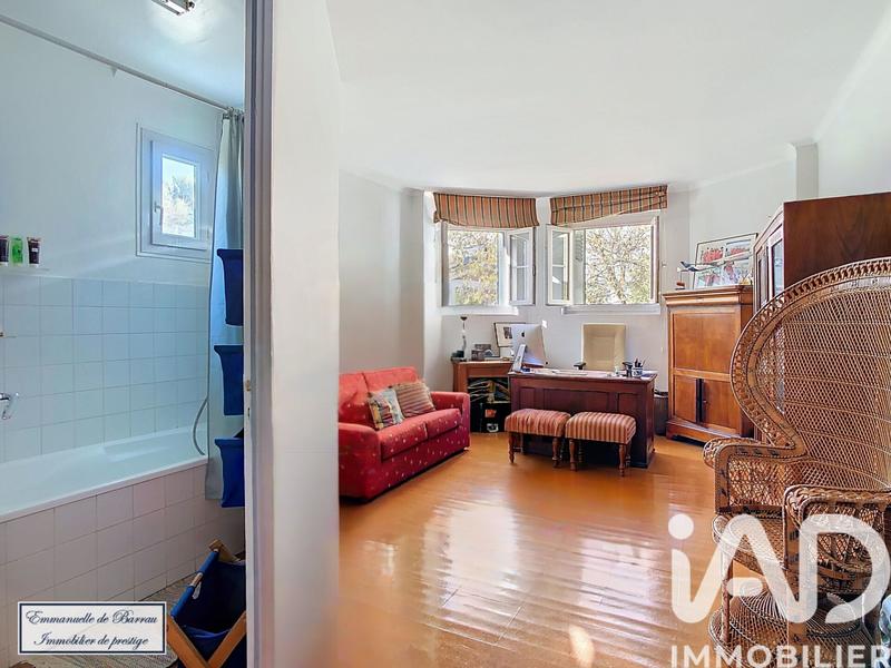 Maison - 278 m² - 9 pièces