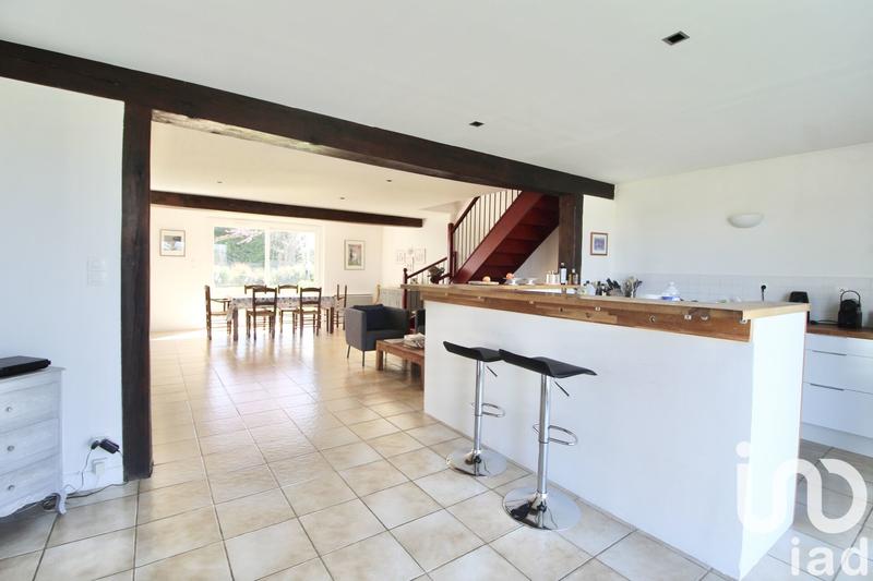 Maison - 212 m² - 9 pièces