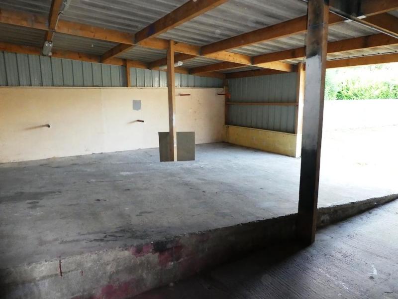 Local d'activité / Entrepôt - 260 m²