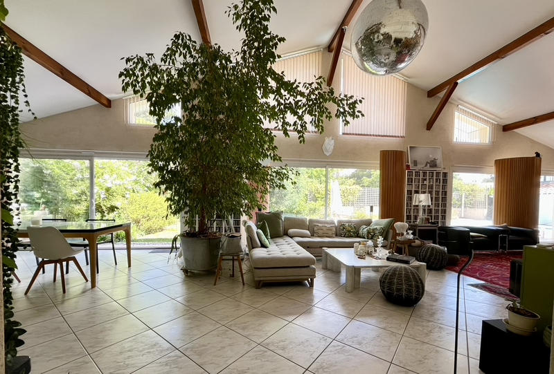 Villa - 260 m² - 6 pièces