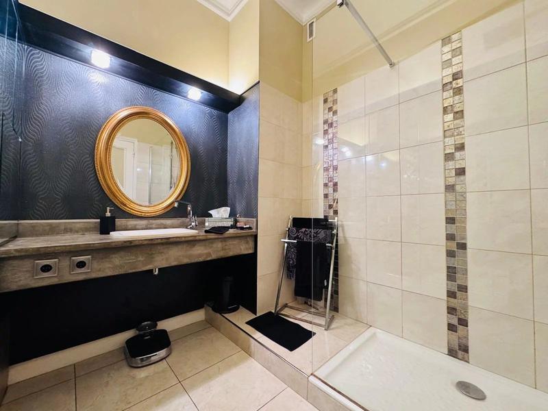 Appartement - 77 m² - 2 pièces