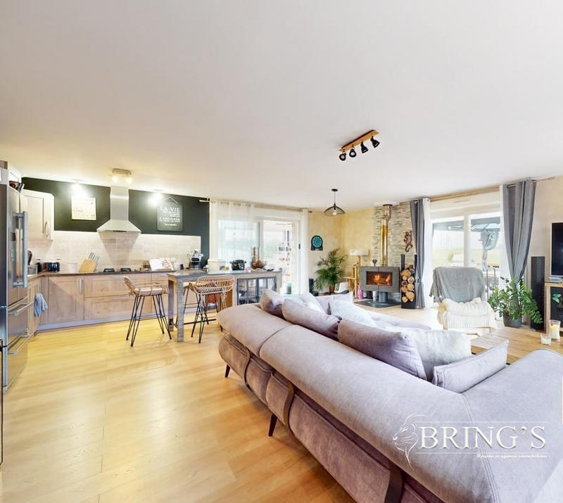 Maison - 180 m² - 8 pièces