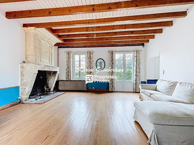 Maison - 208 m² - 6 pièces