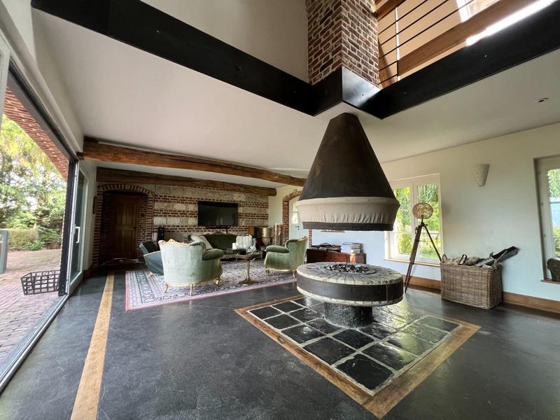 Maison - 500 m² - 15 pièces