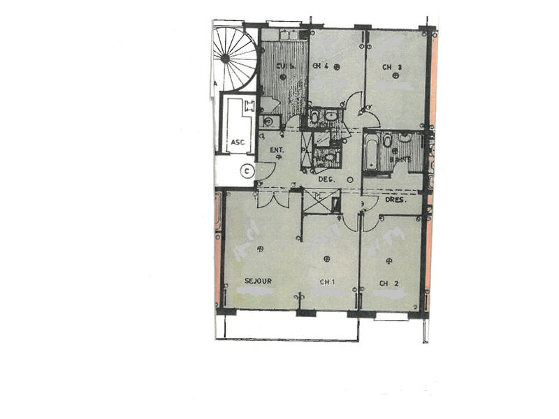 Appartement - 95 m² - 5 pièces