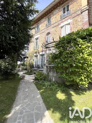 Maison - 200 m² - 6 pièces