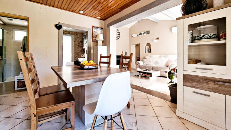 Maison - 94 m² - 5 pièces