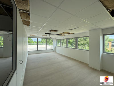 Bureau - 369 m²