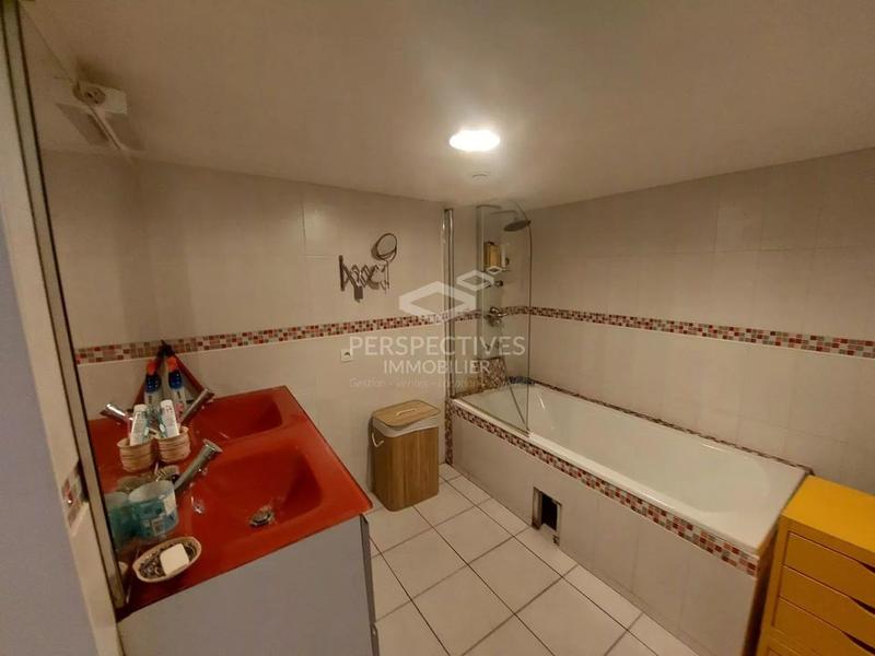 Loft - 60 m² - 2 pièces