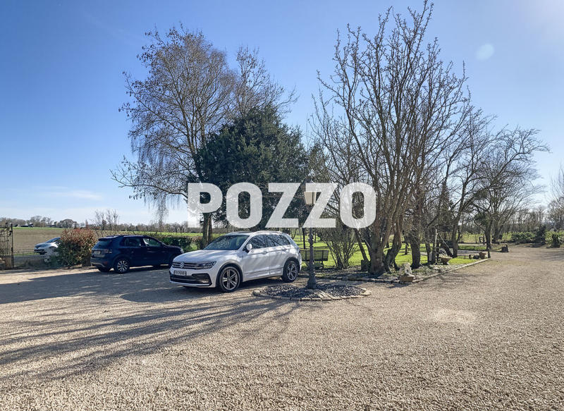 Maison - 311 m² - 12 pièces