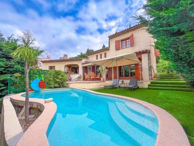 Villa - 188 m² - 6 pièces