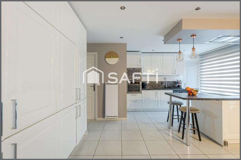 Maison - 140 m² - 7 pièces