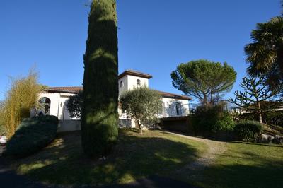 Maison - 229 m² - 8 pièces