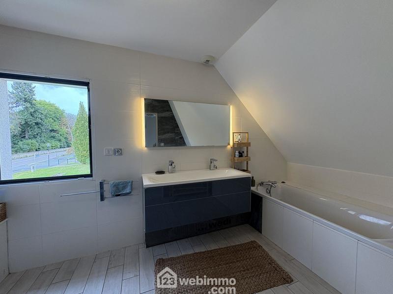 Maison - 152 m² - 6 pièces