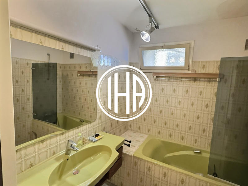 Appartement - 94 m² - 5 pièces