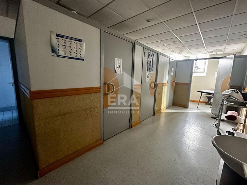 Local d'activité / Entrepôt - 339 m² - 6 pièces