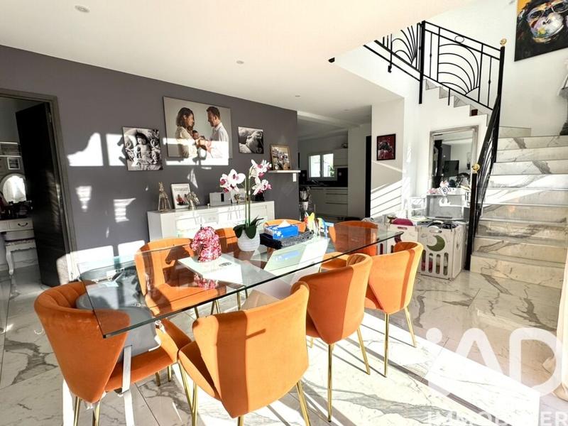 Maison - 122 m² - 6 pièces