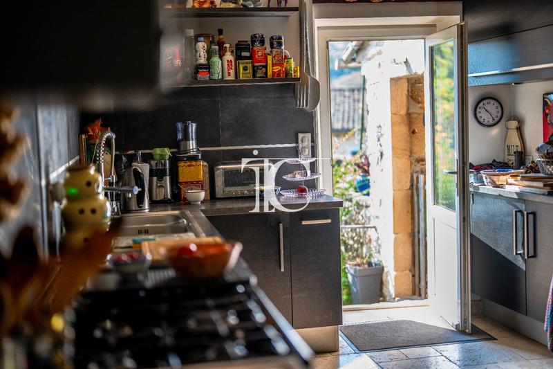 Maison - 198 m² - 7 pièces