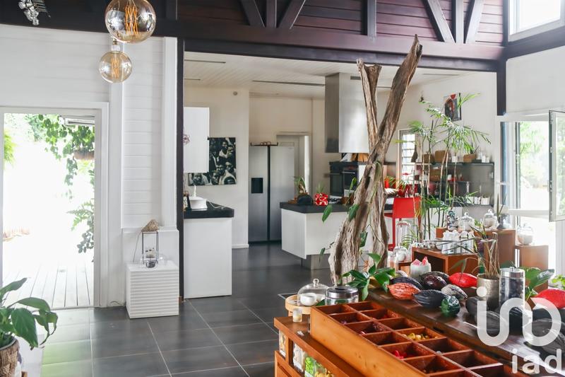 Maison - 272 m² - 5 pièces