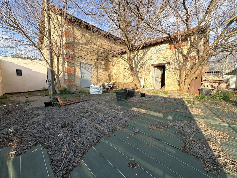 Local commercial - 200 m² - 3 pièces