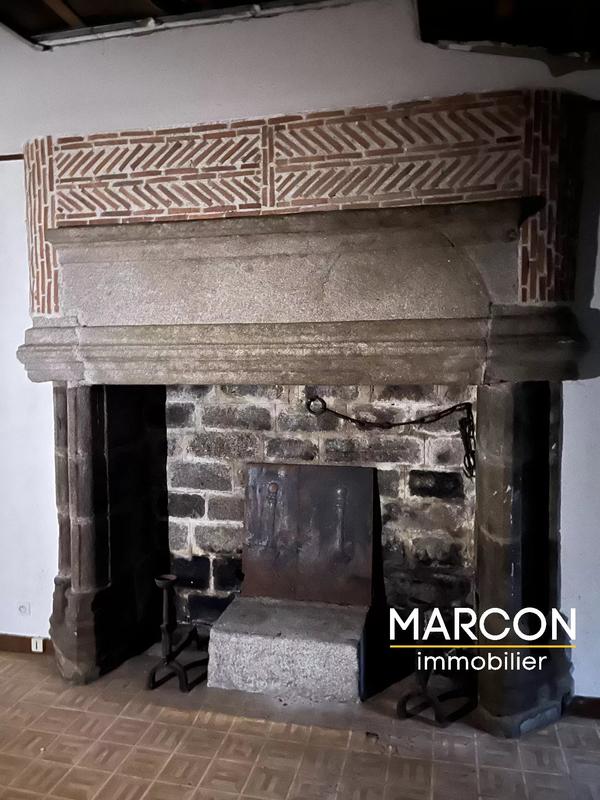 Maison - 210 m² - 10 pièces