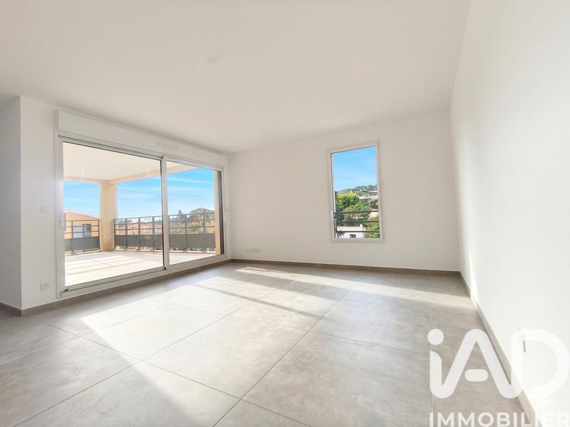 Duplex - 93 m² - 4 pièces