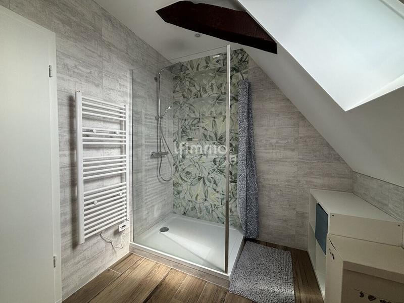 Maison - 250 m² - 10 pièces