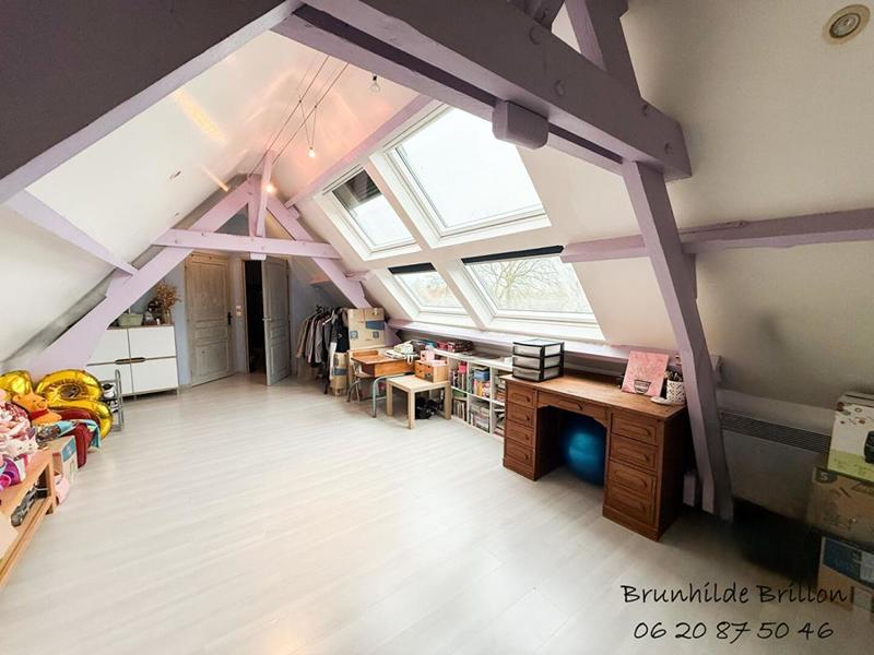 Maison - 225 m² - 9 pièces